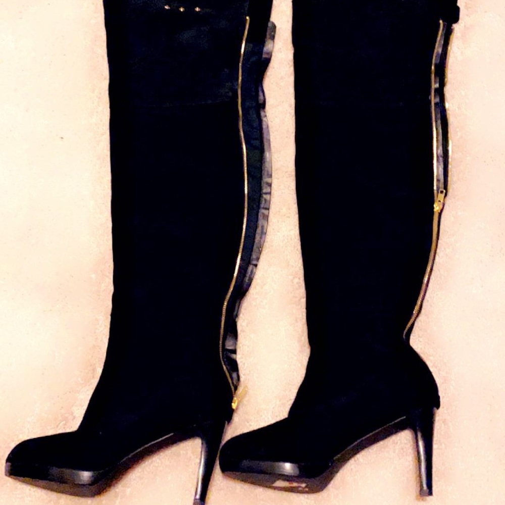 SOLD🔥Kelsi Dagger🔥Black Suede Thigh high Boots